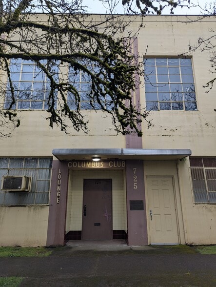 More Photos Of 725 Shipping St NE, Salem Lodge Meeting Hall For Sale