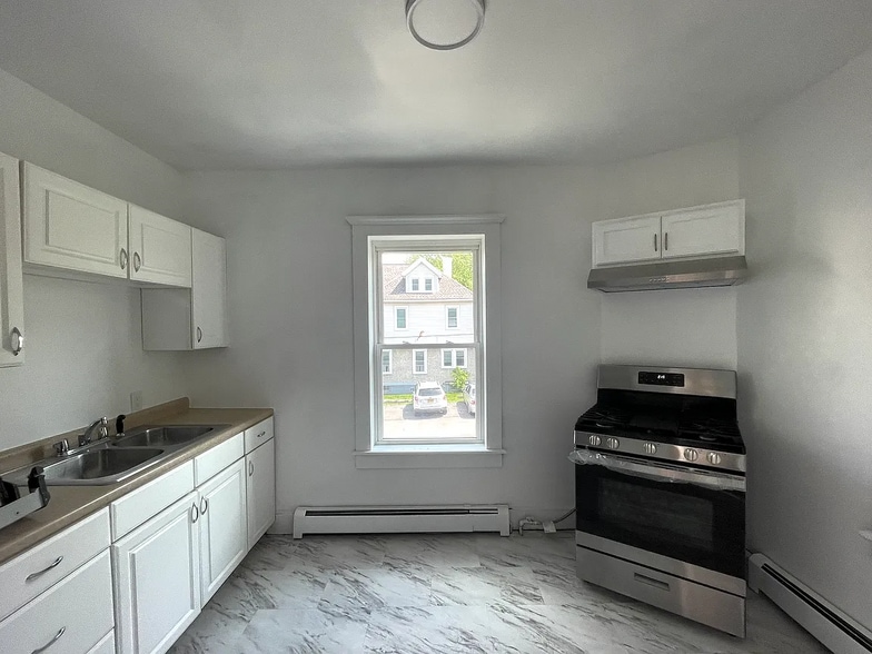 More Photos Of 299 Clinton St, Binghamton Apartments For Sale
