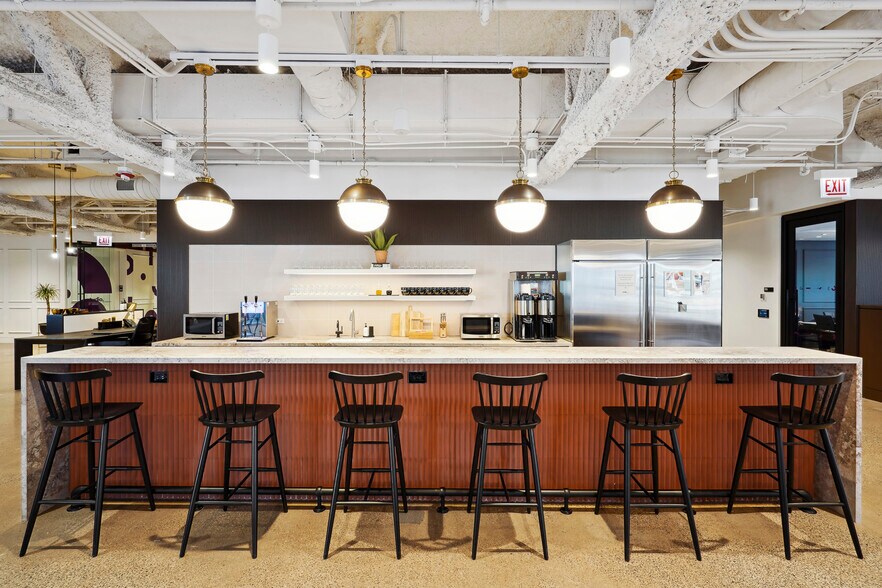 More Photos Of 227 W Monroe St, Chicago Coworking Space