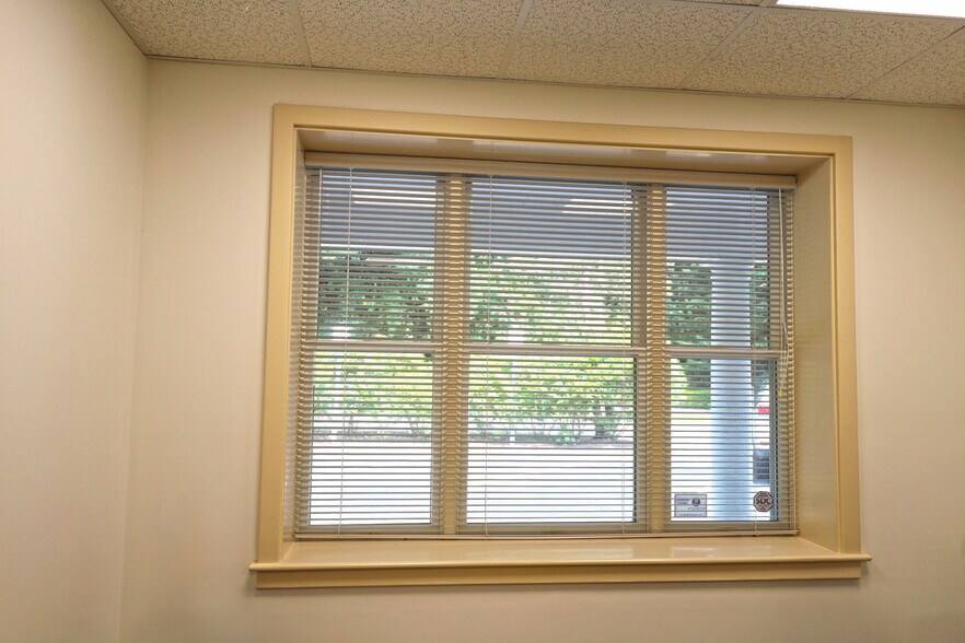 More Photos Of 15 Carlson Ln, Falmouth Office For Lease