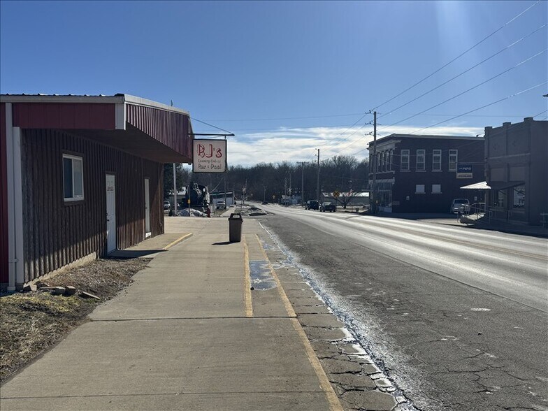 More Photos Of 205 N Macon St, Bevier Restaurant For Sale