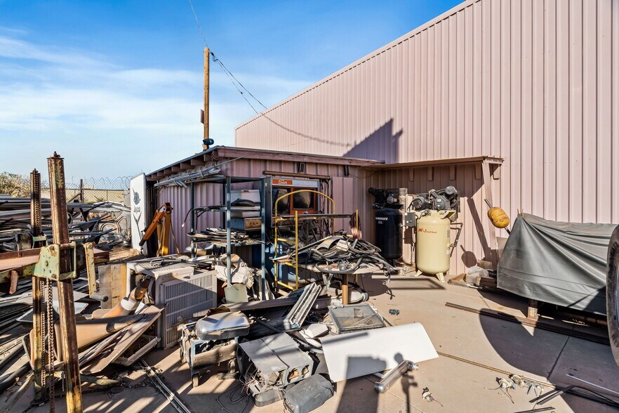 More Photos Of 7659 W Hatcher Rd, Peoria Warehouse For Sale