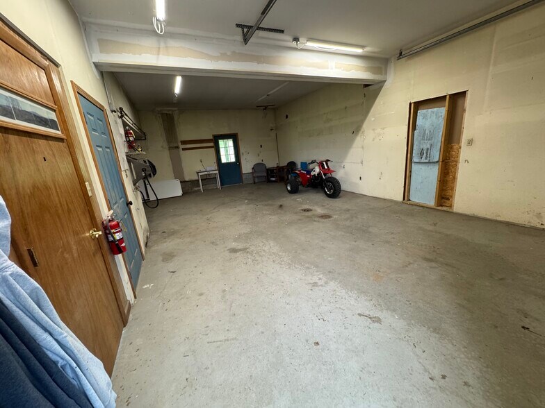 More Photos Of 487 Stevens Pl, Wells River Hospitality For Sale