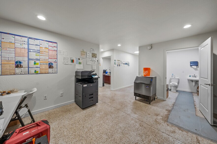 More Photos Of 1918 Bobcat Way, White City Warehouse For Sale