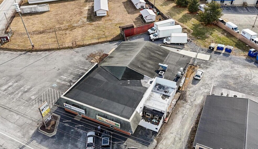 More Photos Of 28255 Three Notch Rd, Mechanicsville Freestanding For Lease