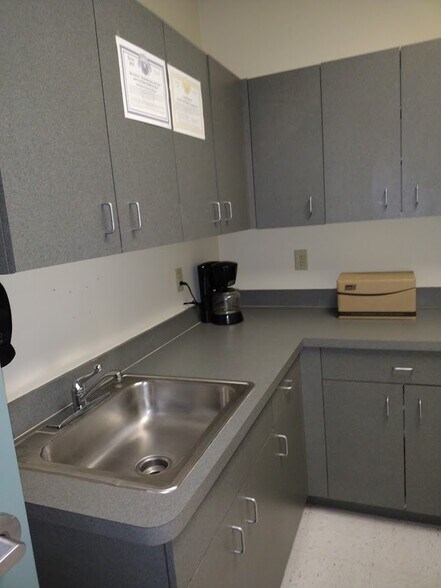 More Photos Of 1417 S Belcher Rd, Clearwater Office For Sale