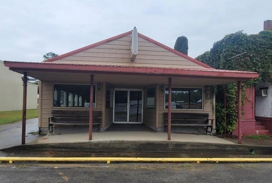 Primary Photo Of 214 W Main St, Elizabeth Restaurant For Sale