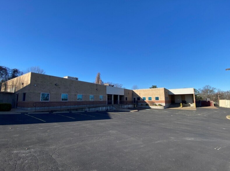 More Photos Of 8312 Page Ave, Saint Louis Service For Lease
