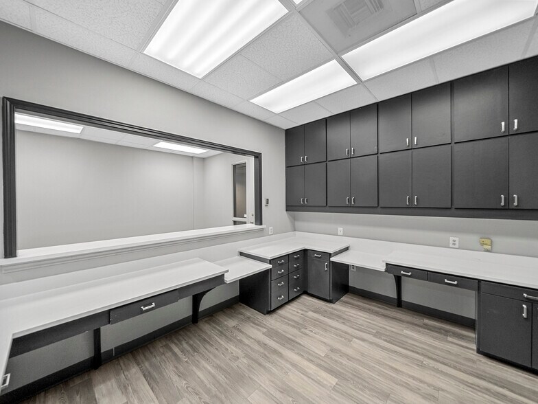 More Photos Of 375 Municipal Dr, Richardson Medical For Lease