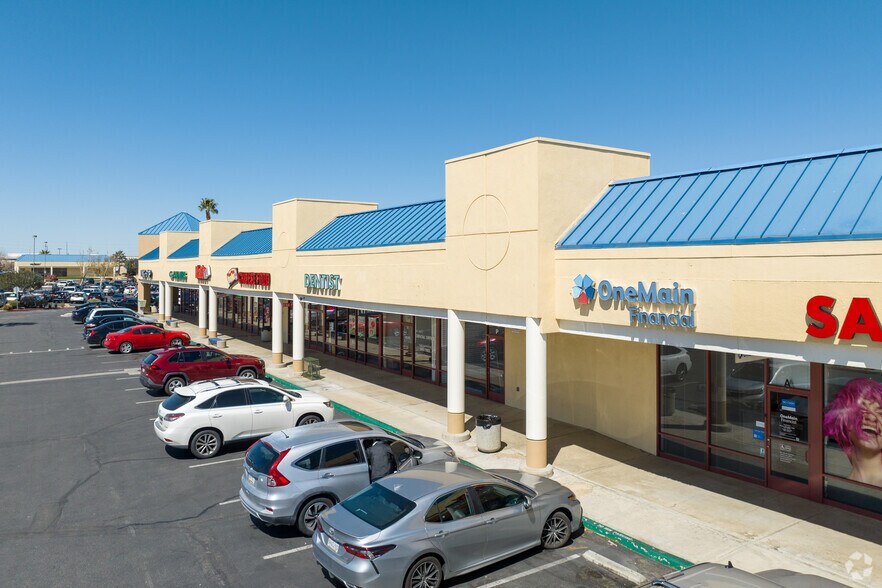 More Photos Of 17100 Bear Valley Rd, Victorville General Retail For Lease