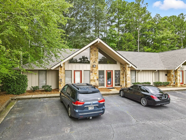 More Photos Of 11285 Elkins Rd, Roswell Office Residential For Sale