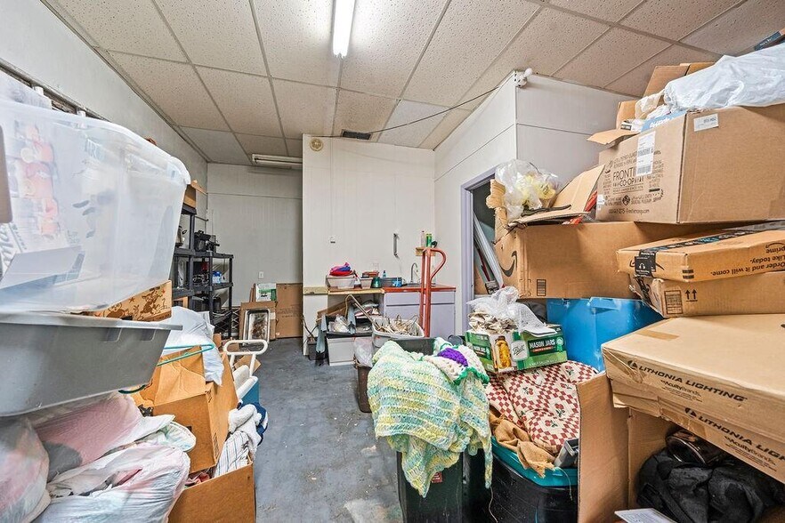 More Photos Of 111 N 3rd St, Ozark General Retail For Sale