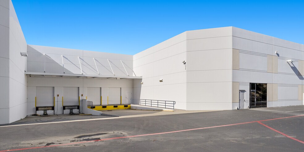 More Photos Of 1395 Aspen Way, Vista Warehouse For Lease