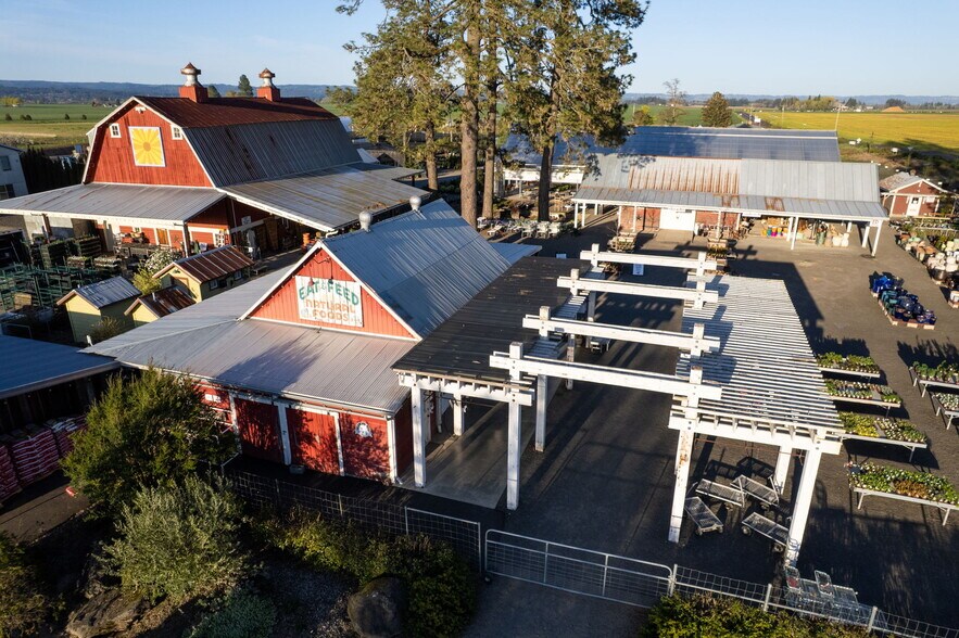 More Photos Of 1355 N Barlow St, Cornelius Winery Vineyard For Sale