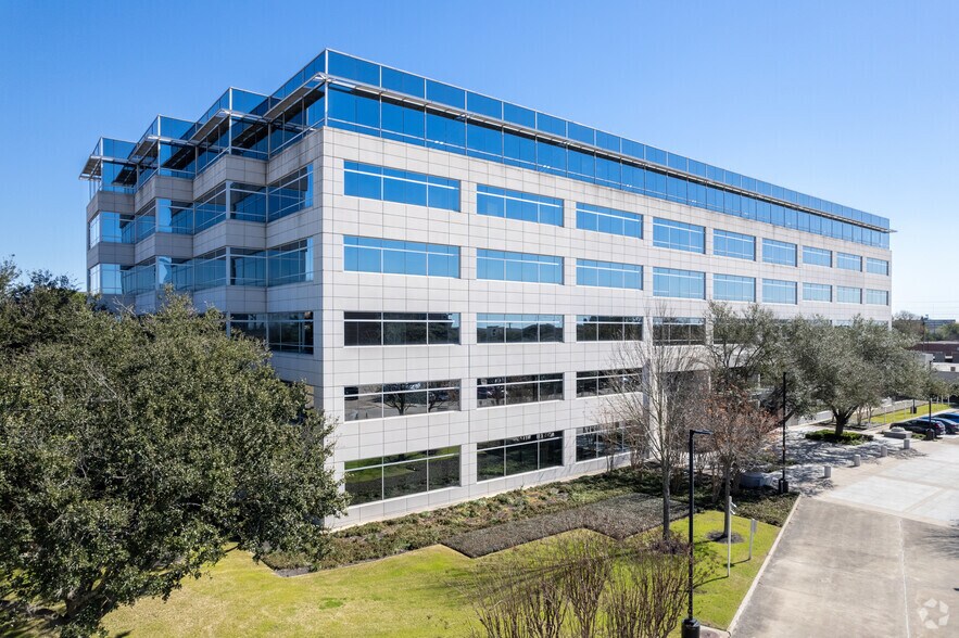 More Photos Of 10111 Richmond Ave, Houston Office For Lease