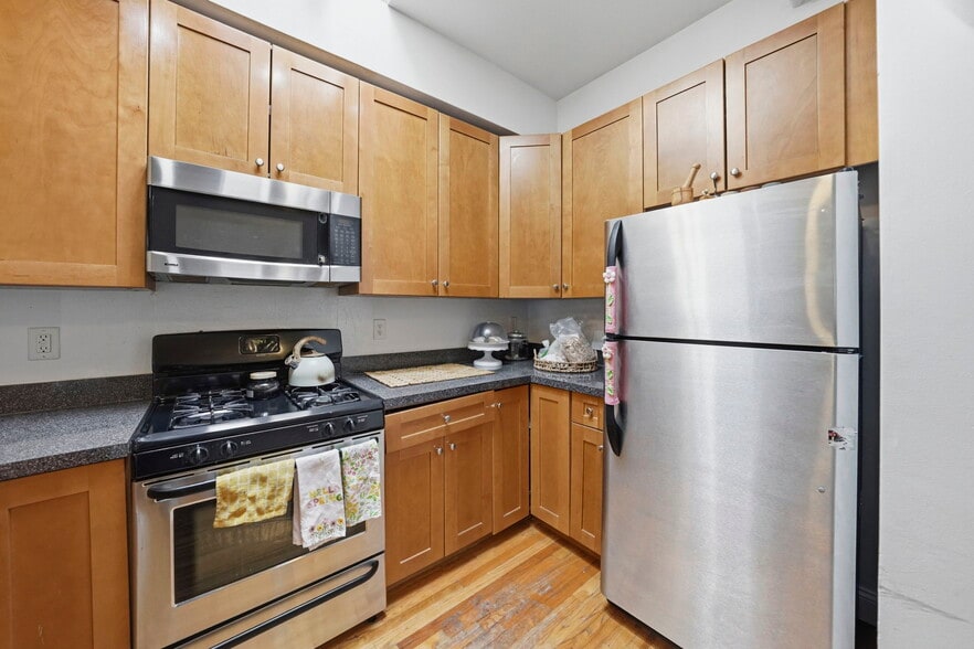 More Photos Of 378 George St, New Brunswick Storefront Retail Residential For Sale