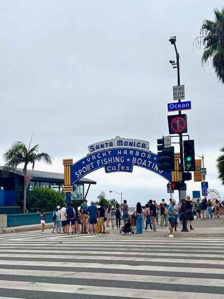 More Photos Of 1541-1551 Ocean Ave, Santa Monica Apartments For Lease