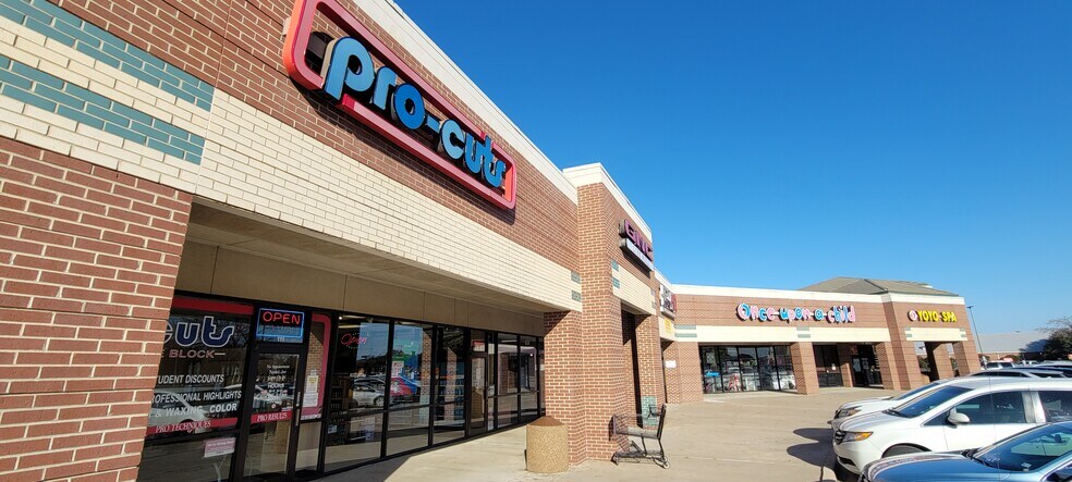 More Photos Of 3930-4000 Glade Rd, Colleyville Unknown For Lease
