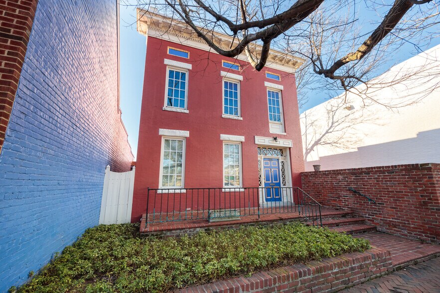 More Photos Of 1431 W Main St, Richmond Office For Lease