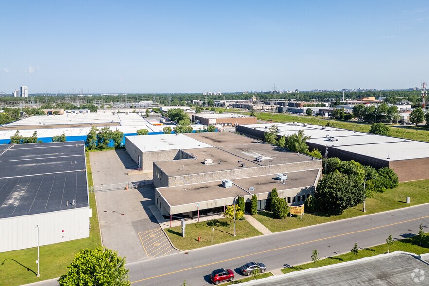 More Photos Of 4455 Rue Cousens, Montréal Warehouse For Lease