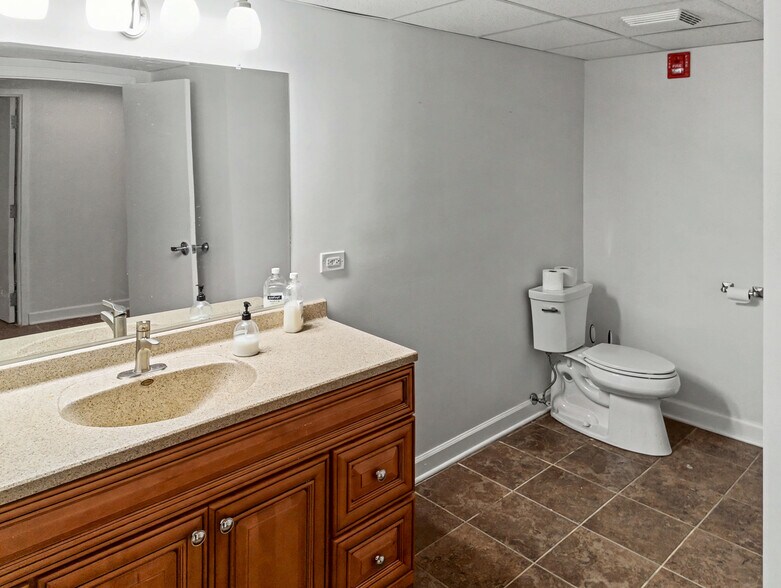 More Photos Of 1N131 County Farm Rd, Winfield Office For Sale