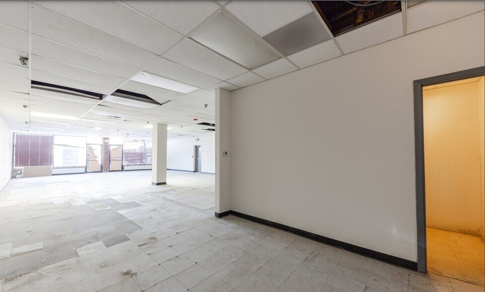 More Photos Of 2306-2332 Hassell Rd, Hoffman Estates Storefront For Sale