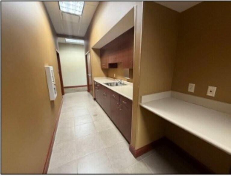 More Photos Of 1771 Indian Wood Cir, Maumee Office For Sale