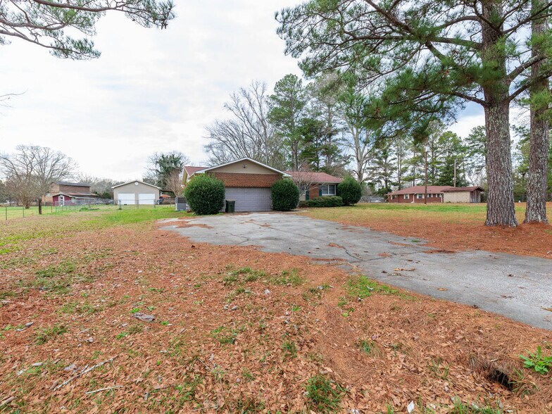 More Photos Of 3346 Us Highway 29, Valley Service Station For Sale