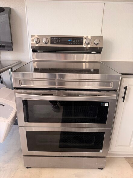 More Photos Of 1005 1st St, Moro Freestanding For Sale