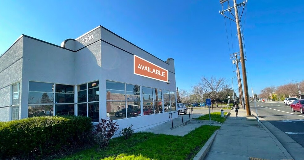 Primary Photo Of 3000 Stockton Blvd, Sacramento Fast Food For Lease