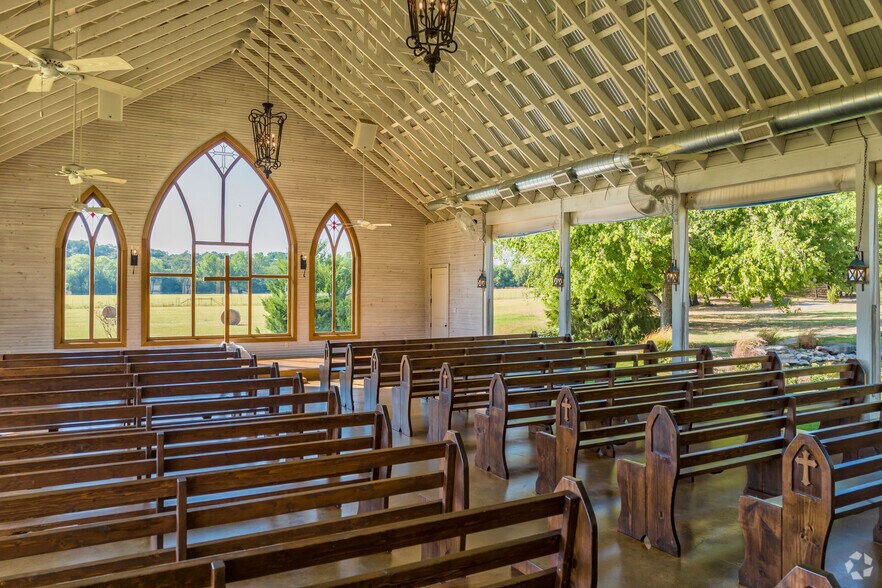 More Photos Of 3002 Azle Hwy, Weatherford Lodge Meeting Hall For Sale