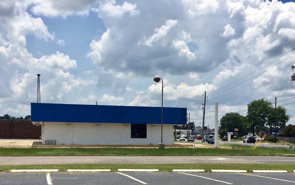 More Photos Of 1026 Mccann Rd, Longview Convenience Store For Lease