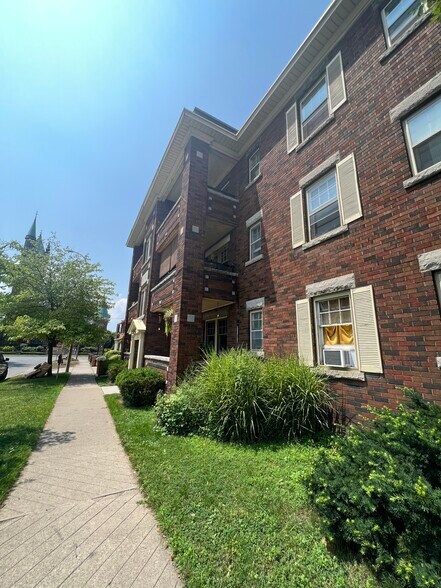 More Photos Of 3 Church St, St Catharines Apartments For Sale