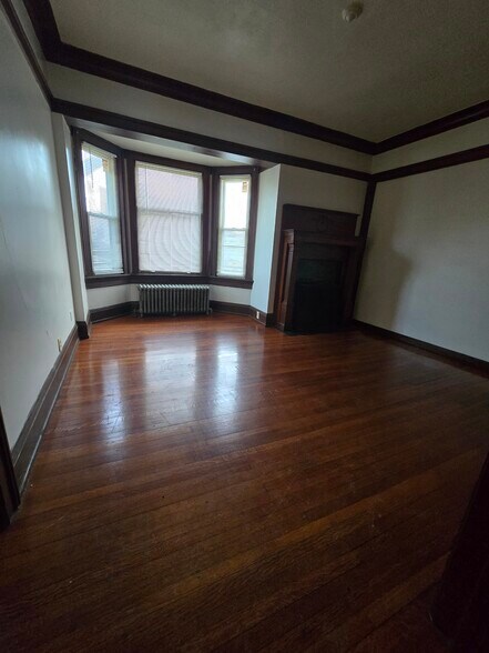 More Photos Of 924 S 19th St, Milwaukee Apartments For Sale