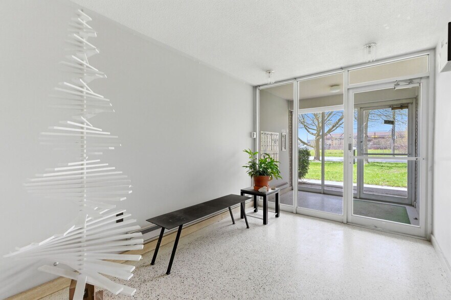 More Photos Of 102 Front St E, Whitby Apartments For Sale