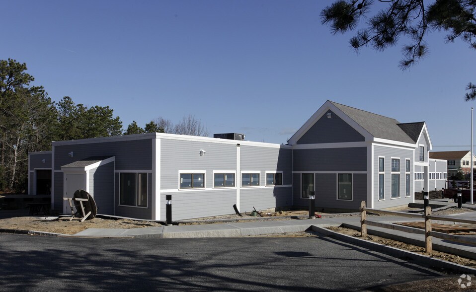 More Photos Of 31 Workshop Rd, South Yarmouth Medical For Lease