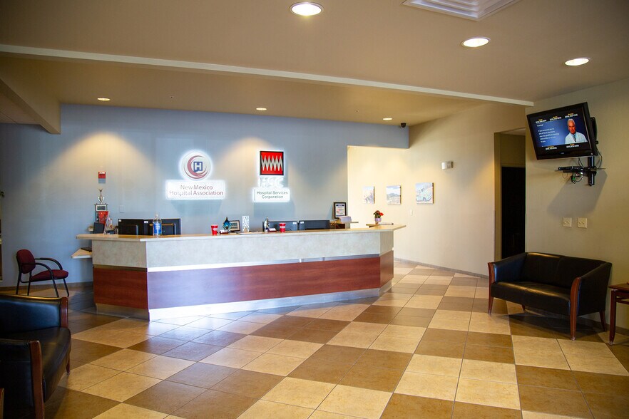 More Photos Of 7471 Pan American Fwy NE, Albuquerque Office For Lease