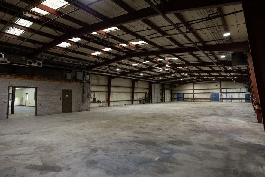 More Photos Of 901 SW 4th Ave, Amarillo Warehouse For Lease