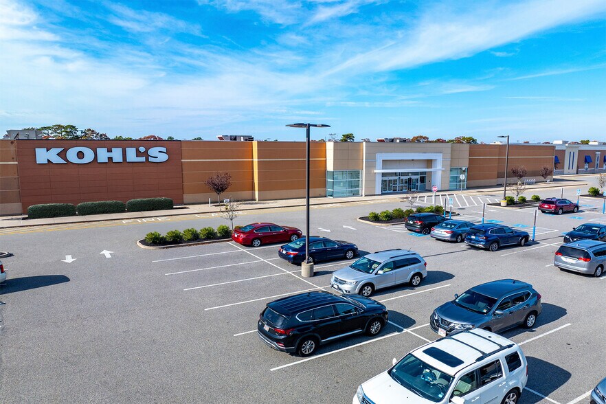 More Photos Of 768 Iyannough Rd, Hyannis Unknown For Lease