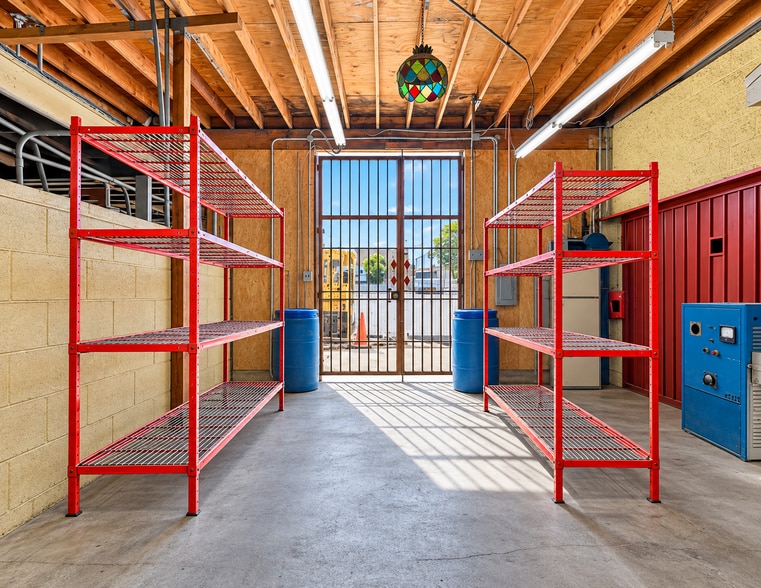 More Photos Of 8136 Lankershim Blvd, North Hollywood Warehouse For Sale