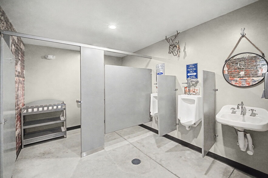 More Photos Of 3548 W County Road 500 N, Frankfort Warehouse For Sale