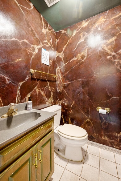 More Photos Of 424 W 49th St, New York Apartments For Sale