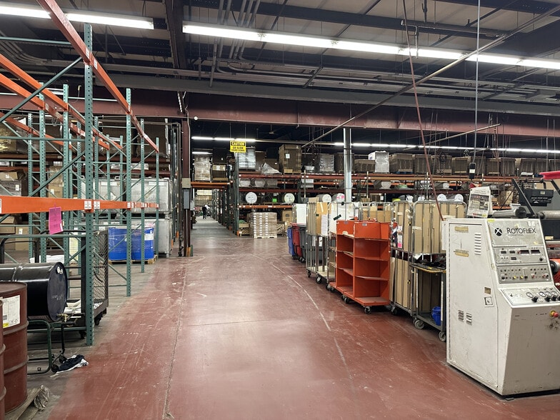 More Photos Of 24 Spring St, Florence Warehouse For Lease