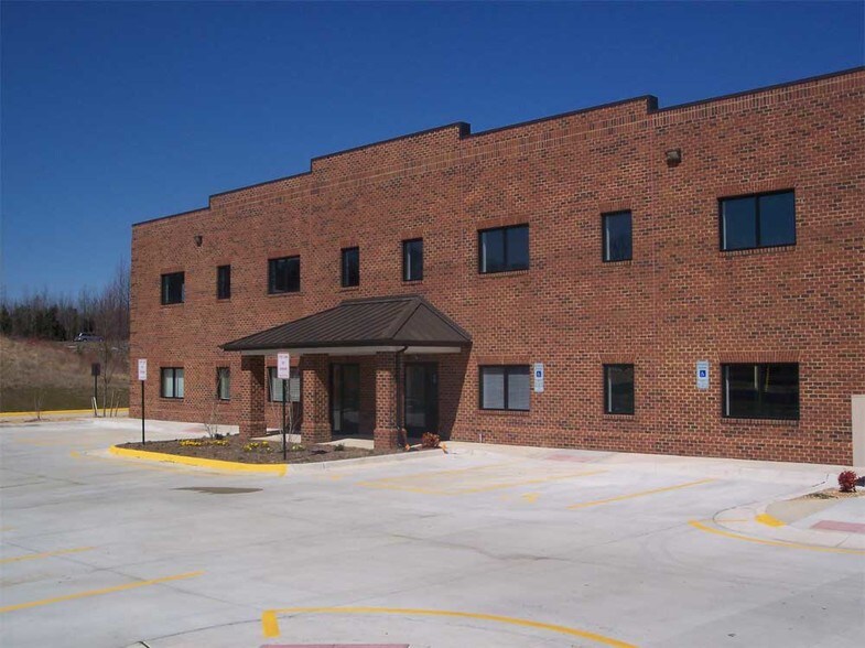 More Photos Of 30 Blackjack Rd, Fredericksburg Industrial For Sale