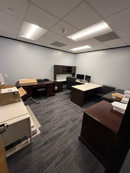 More Photos Of 2170 Buckthorne Pl, The Woodlands Office For Lease