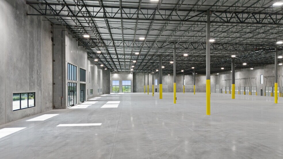 More Photos Of 11708 McAngus Rd, Del Valle Unknown For Lease