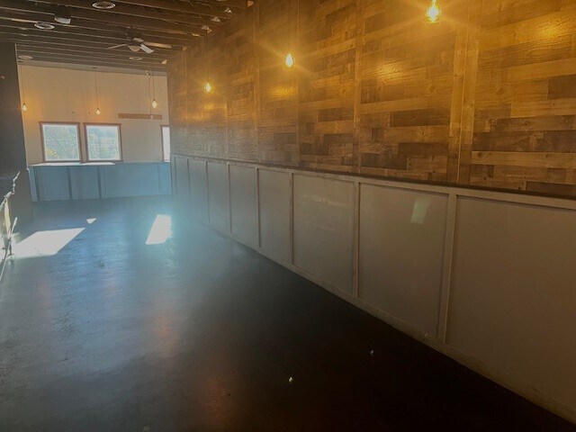 More Photos Of 109 Crossings Mall, Elkview Restaurant For Lease