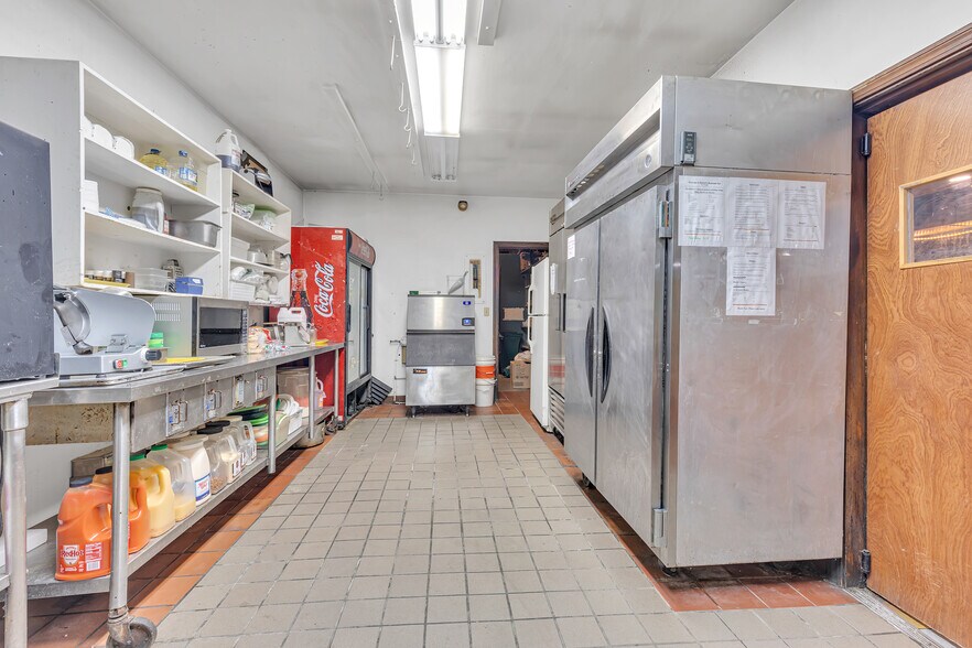 More Photos Of 1020 Sharon Rd, Beaver Restaurant For Sale