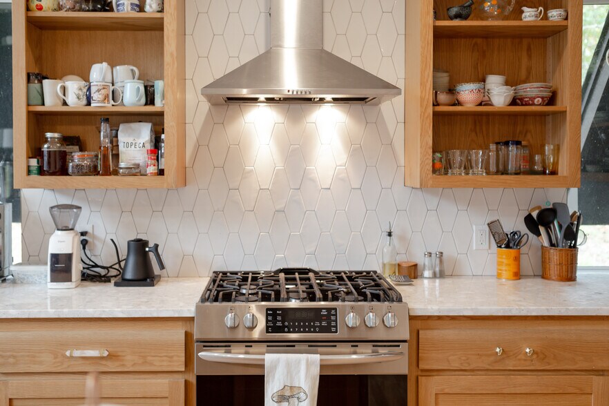 More Photos Of 446724 E 390 Rd, Langley Hotel For Sale