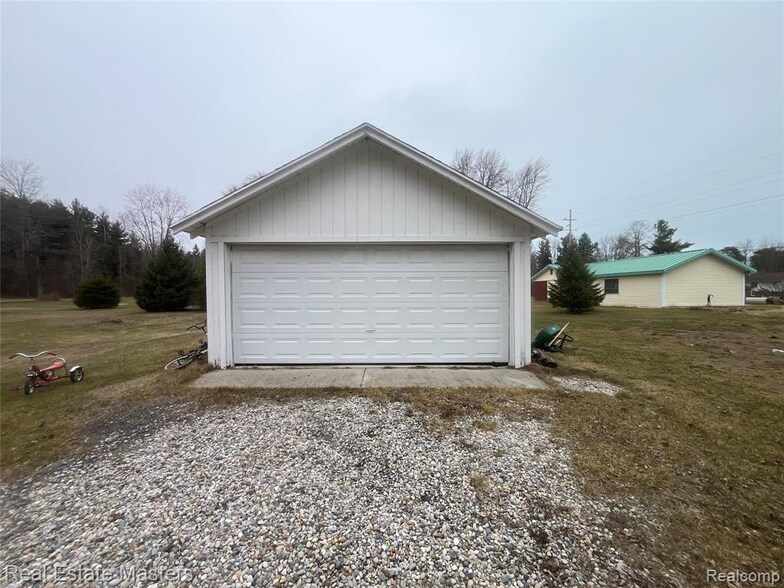 More Photos Of 8216 Lakeshore Rd, Lexington Convenience Store For Sale